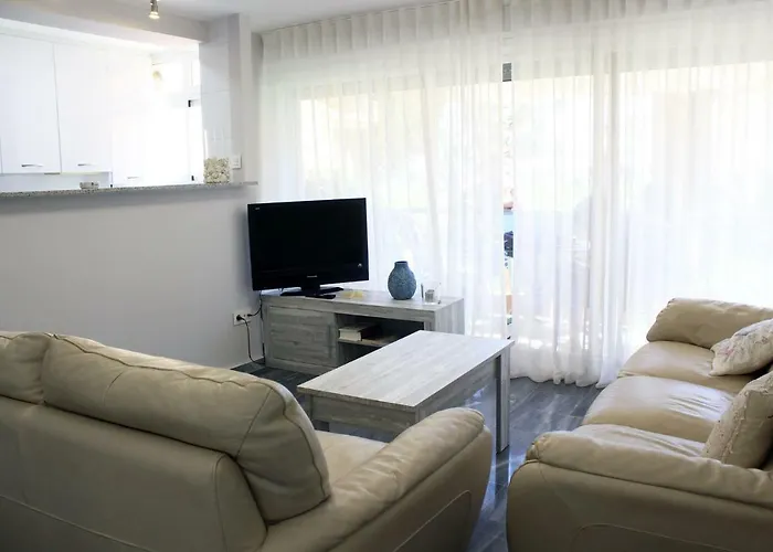 Playa Bella 3-1e アパート エステポナ